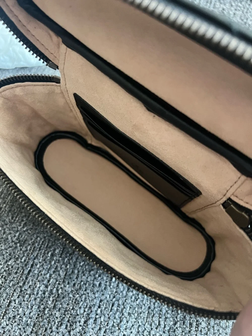 Gucci Black Quilted GG Marmont Camera Crossbody with Gold Hardware - Picture 8 of 9